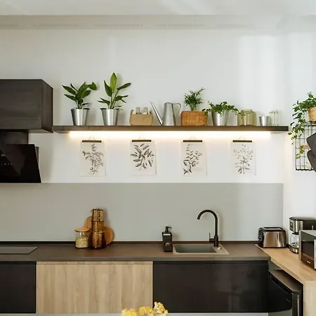 3 - New Building & Parking * בוקרשט