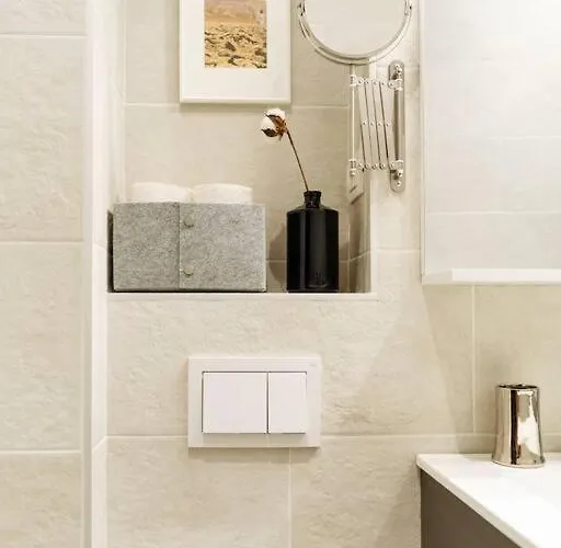 Apartment 3 - New Building & Parking