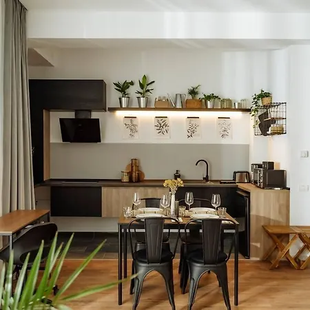 3 - New Building & Parking Apartamento